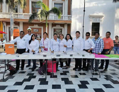 Compartiendo Las Rosas De Reyes